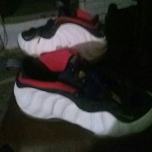 Foams posits 8 in a half run big clean.  Trade for